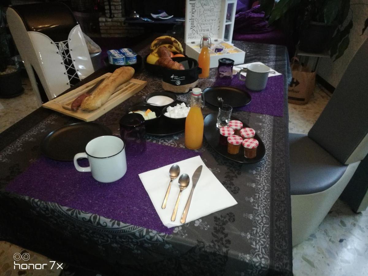 Chez Chris Et Greg Apartment Uchaud ภายนอก รูปภาพ